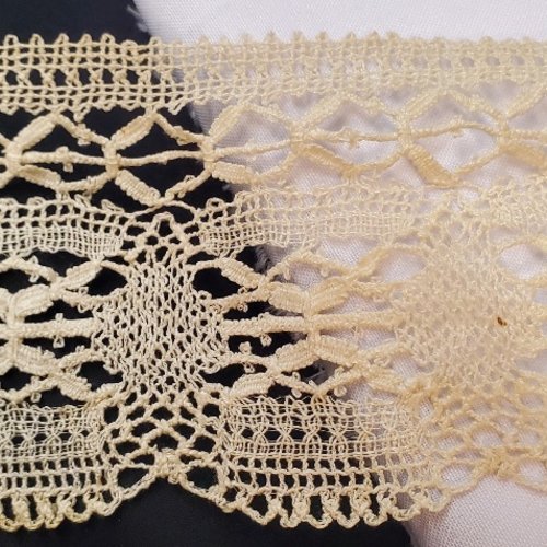 Large ruban brodé écru coton vintage 11 cm