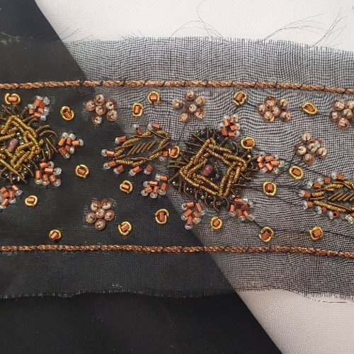 Large ruban de soirée brodé, perlé et pailleté - 70 mm