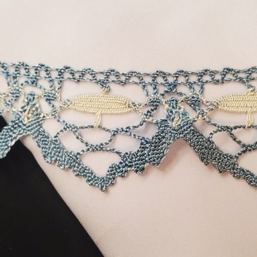 Ruban fantaisie brodé  bleu & blanc 60 mm