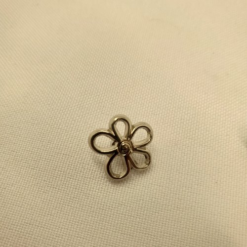 Bouton métal argent brillant motif fleur 15 mm