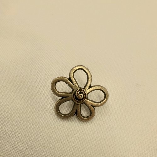Bouton métal argent vieilli motif fleur 22 mm