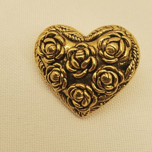 Grand bouton cœur acrylique doré motif roses  30 mm