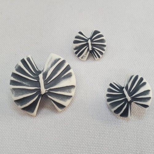 Bouton éventail graphique bicolore gris & blanc – 15 / 18 / 28 mm