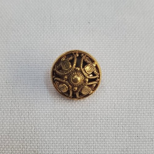 Bouton métal léger doré vieilli floral & cordage – 17 / 19 mm