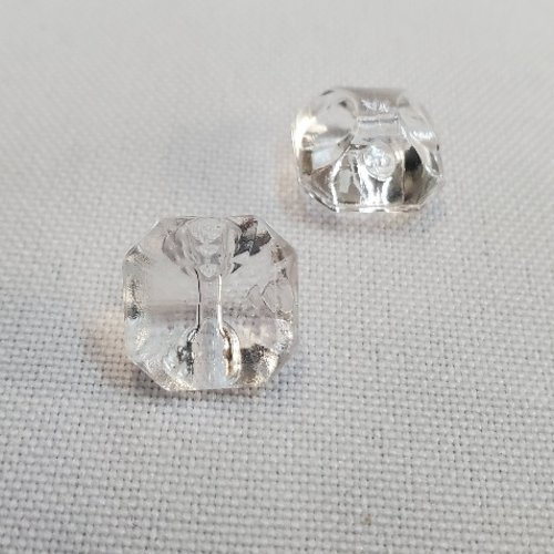 Bouton / bijou acrylique carré transparent facetté 12 mm