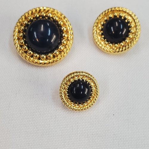 Bouton / bijou acrylique noir & bordure dorée torsadée – 15 / 20 / 25 mm