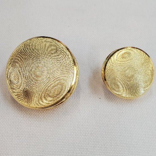 Bouton acrylique doré satiné à texture ondulée – 21 ou 28 mm