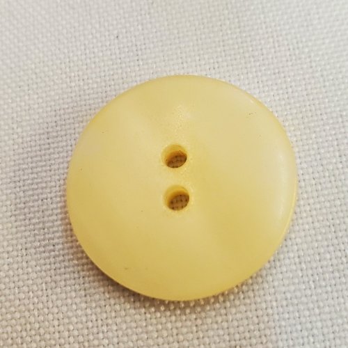 Bouton acrylique à 2 trous jaune solaire 22 mm