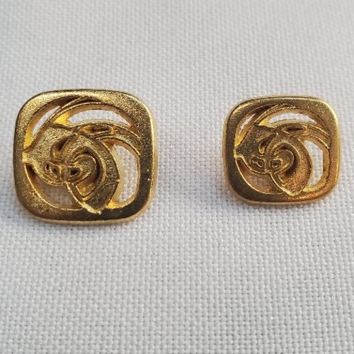 Bouton carré en métal doré ajouré 13 mm / 17 mm