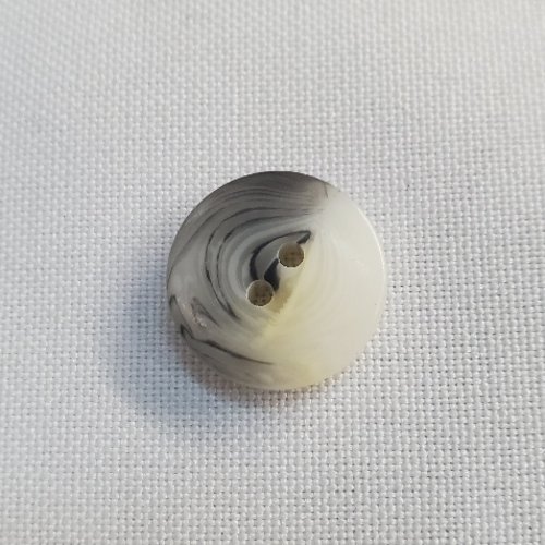 Bouton acrylique bicolore volute & marbré - noir et blanc - 17 mm / 28 mm