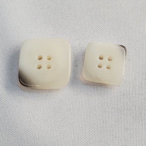 Bouton acrylique carré sable marbré - 4 trous - 18 mm / 25 mm