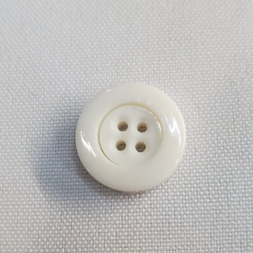 Bouton "pureté épaisse" - blanc uni - 18 mm