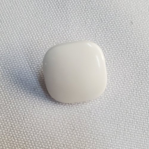 Bouton "carré galet" - blanc mat - 17 mm