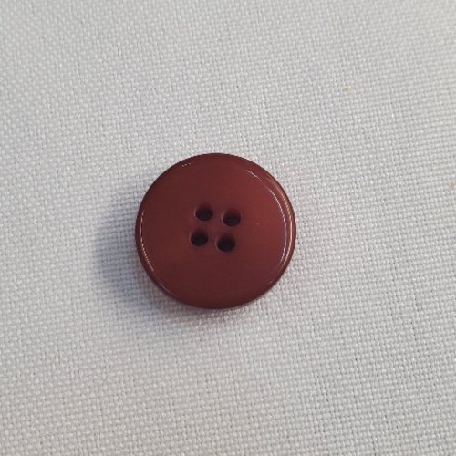 Bouton acrylique marron classique - 17 mm