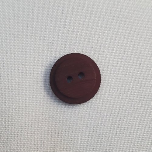 Bouton acrylique marron à 2 trous - 18 mm