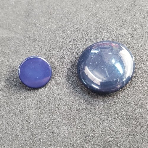 Bouton acrylique rond à queue - bleu marine - 14 et 23 mm