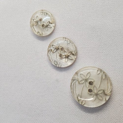 Bouton acrylique "fleurs dorées" - transparent - 3 tailles