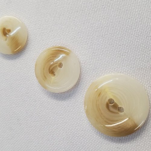 Bouton acrylique effet corne claire - beige & miel - 3 tailles
