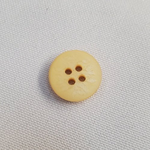 Bouton acrylique "feuillage ciselé" - jaune pastel - 2 tailles