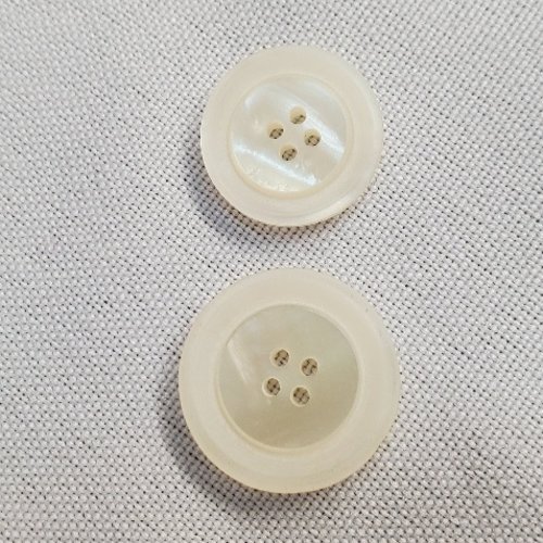 Bouton acrylique "épure" - blanc cassé - 15 mm & 18 mm