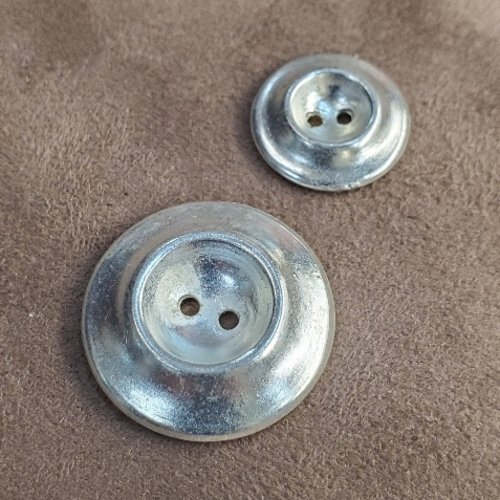 Bouton métal argenté - 2 trous - 18 mm & 26 mm