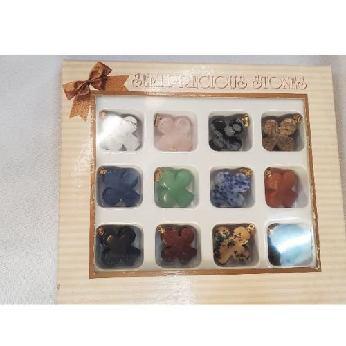 Coffret prestige - 12 pendentifs "trèfle" - pierres naturelles