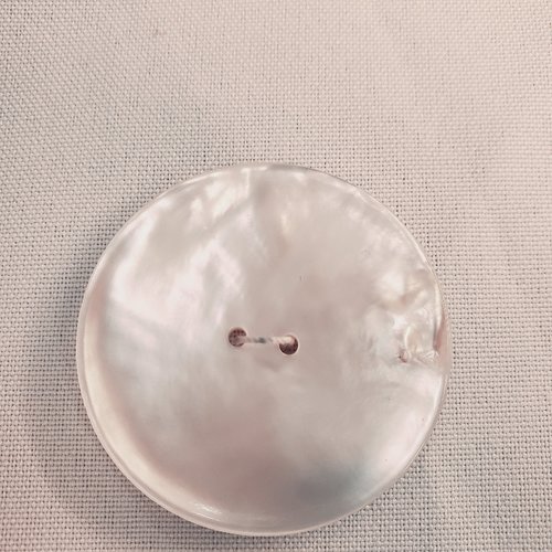 Grand bouton nacre véritable – 45 mm – 2 trous