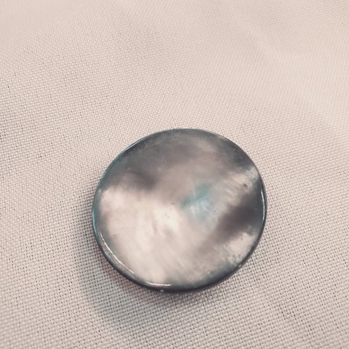 Bouton à queue en nacre véritable – 33 mm – éclat profond