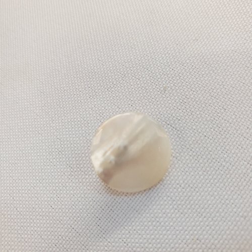 Bouton à queue nacre – 15 mm – blanc pur éclatant