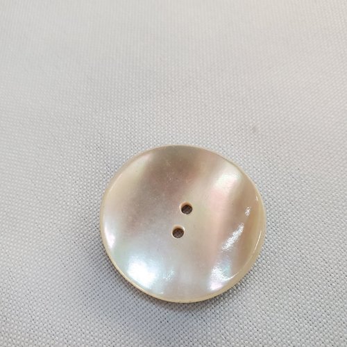 Bouton nacre – 25 mm – blanc naturel aux reflets irisés