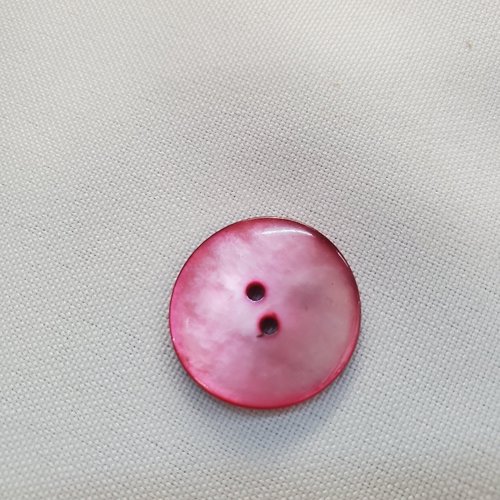 Bouton nacre – 23 mm – rose intense & reflets rubis