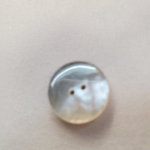 Bouton nacre – 17 mm – gris perle irisé
