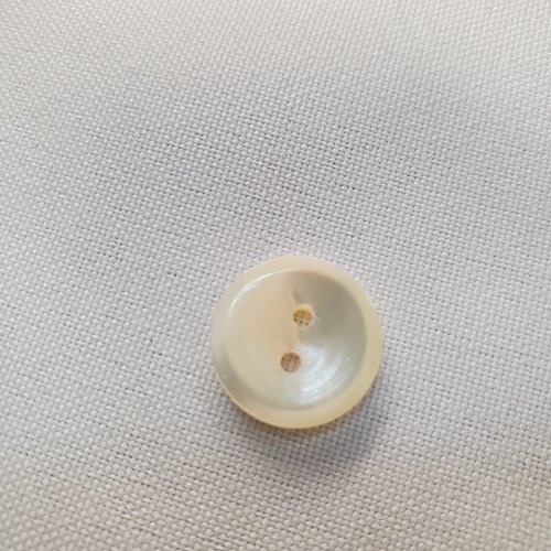 Bouton nacre – 16 mm – éclat d'ivoire naturel