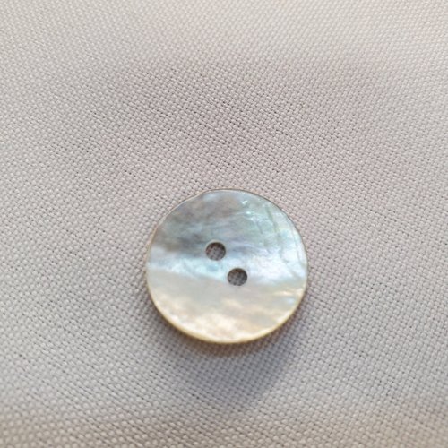 Bouton nacre fine – 18 mm – voile de nacre