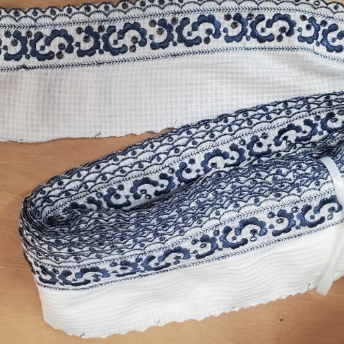 Lot 13,80 m broderie anglaise – coton bicolore – 10 cm