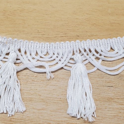 Lot 10m ruban frange à pompons blanc – 60 mm