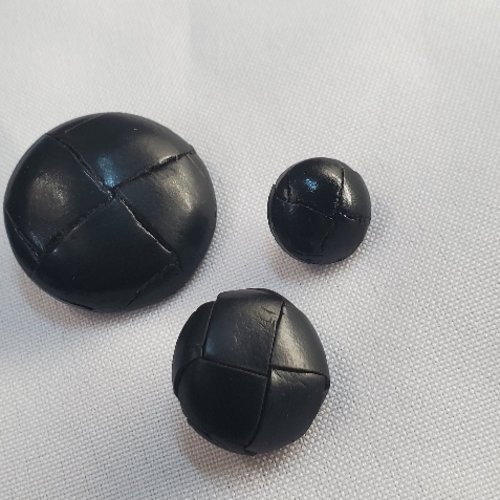 Bouton à queue – façon cuir noir – motif tressé – 15 mm à 31 mm
