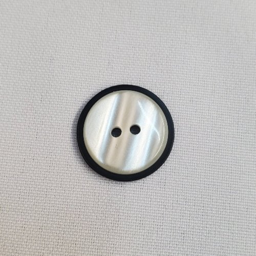 Bouton rond effet nacré & contour noir 22 mm