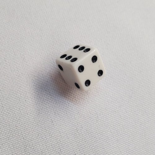 Bouton pendentif dé à jouer 15 mm