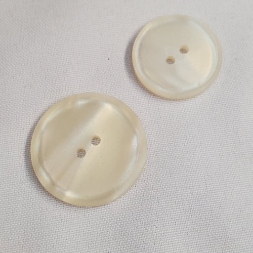 Lot de 6 boutons acrylique ivoire – 2 trous – 28 mm ou 35 mm