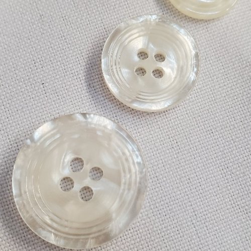 Bouton acrylique classique – 4 trous – 15 mm, 18 mm ou 23 mm
