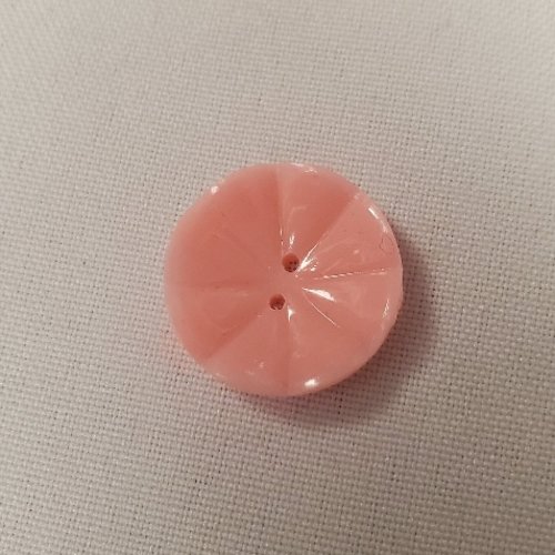 Bouton acrylique incurvé – relief floral rose – 22 mm – 2 trous