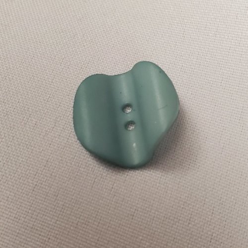 Bouton acrylique forme organique – vert sauge – 23 mm – 2 trous