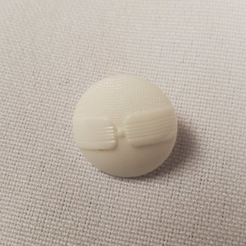 Lot de 6 boutons acrylique – blanc – motif texturé – 15 mm – à queue