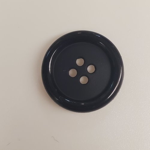 Grand bouton noir en acrylique 4 trous – 25 mm
