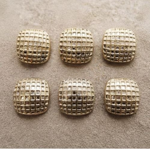 Lot de 6 boutons acrylique dorés à motif damier – 24 mm