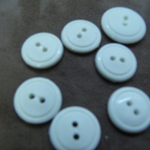 Lot de 6 boutons acrylique blanc à 2 trous – 18 mm