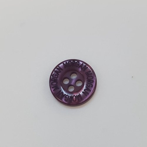 Petit bouton acrylique parme violet – 15 mm