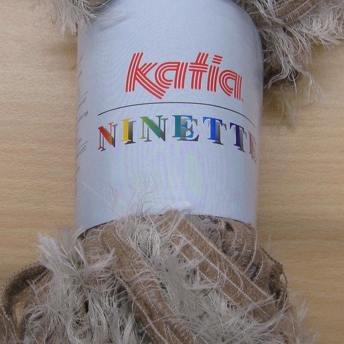 Ninette  laine à echarpe de katia