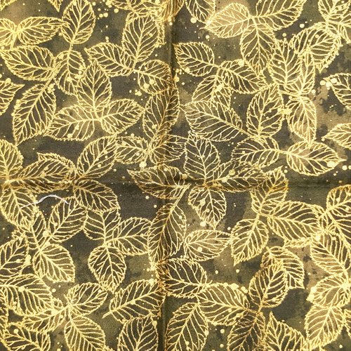 Coupon tissu noël les feuilles dorées sur fond kaki de makower